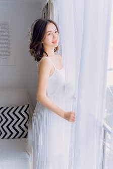 走一步故意深深地撞咬合花园长凳